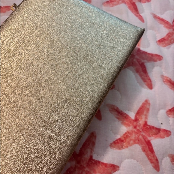 Vintage Bobbie Jerome Gold Clutch with Structured Design and Metallic Sheen - Picture 7 of 11